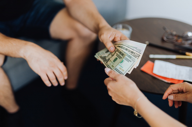 Tips to avoid discussions about money with your partner 