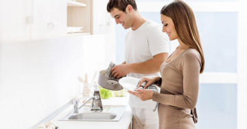 ¿Cómo dividir las tareas del hogar con mi pareja?